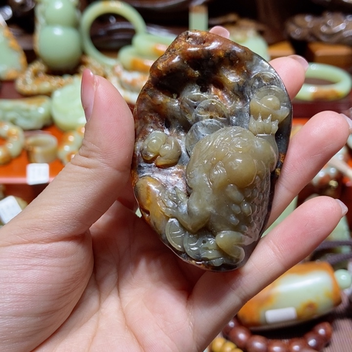 岫岩河磨玉（透闪石质玉）把件未镶嵌