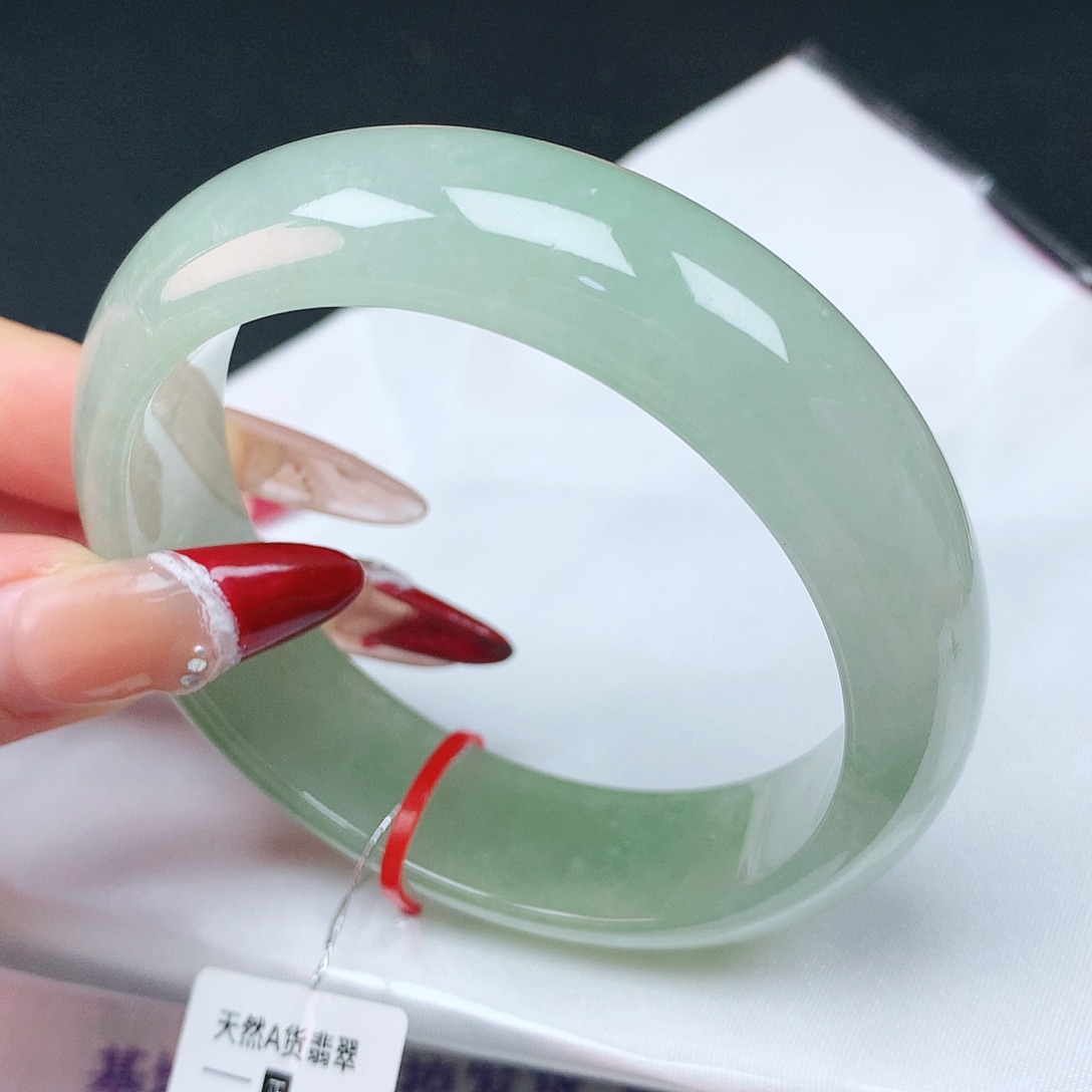 翡翠手镯未镶嵌58轮胎