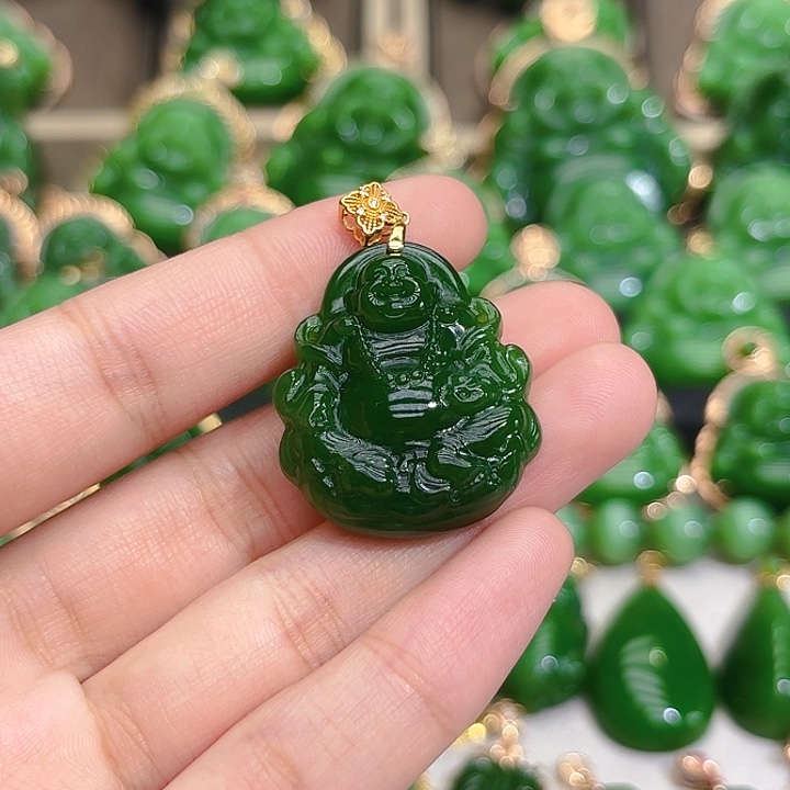 和田玉（碧玉）颈饰18K金镶嵌