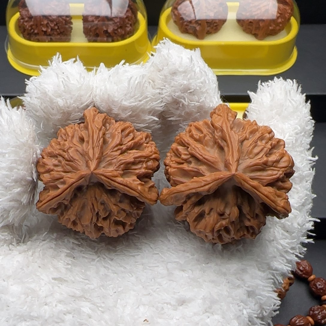 文玩核桃把件邢台瓷瓶全46