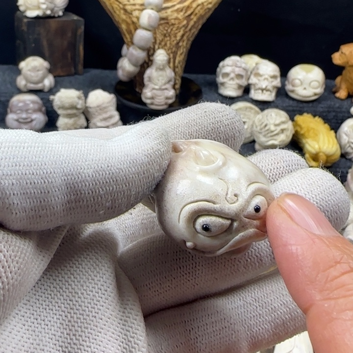 t***t非金属配饰鹿角雕刻小鱼