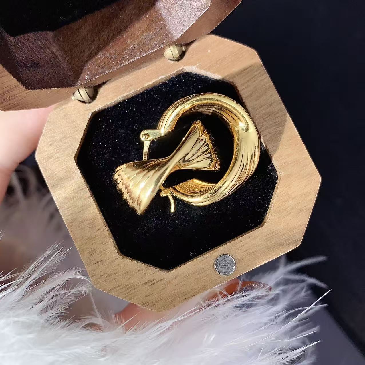 【伟新源】足金999  5D工艺  丝绸耳扣4.62克