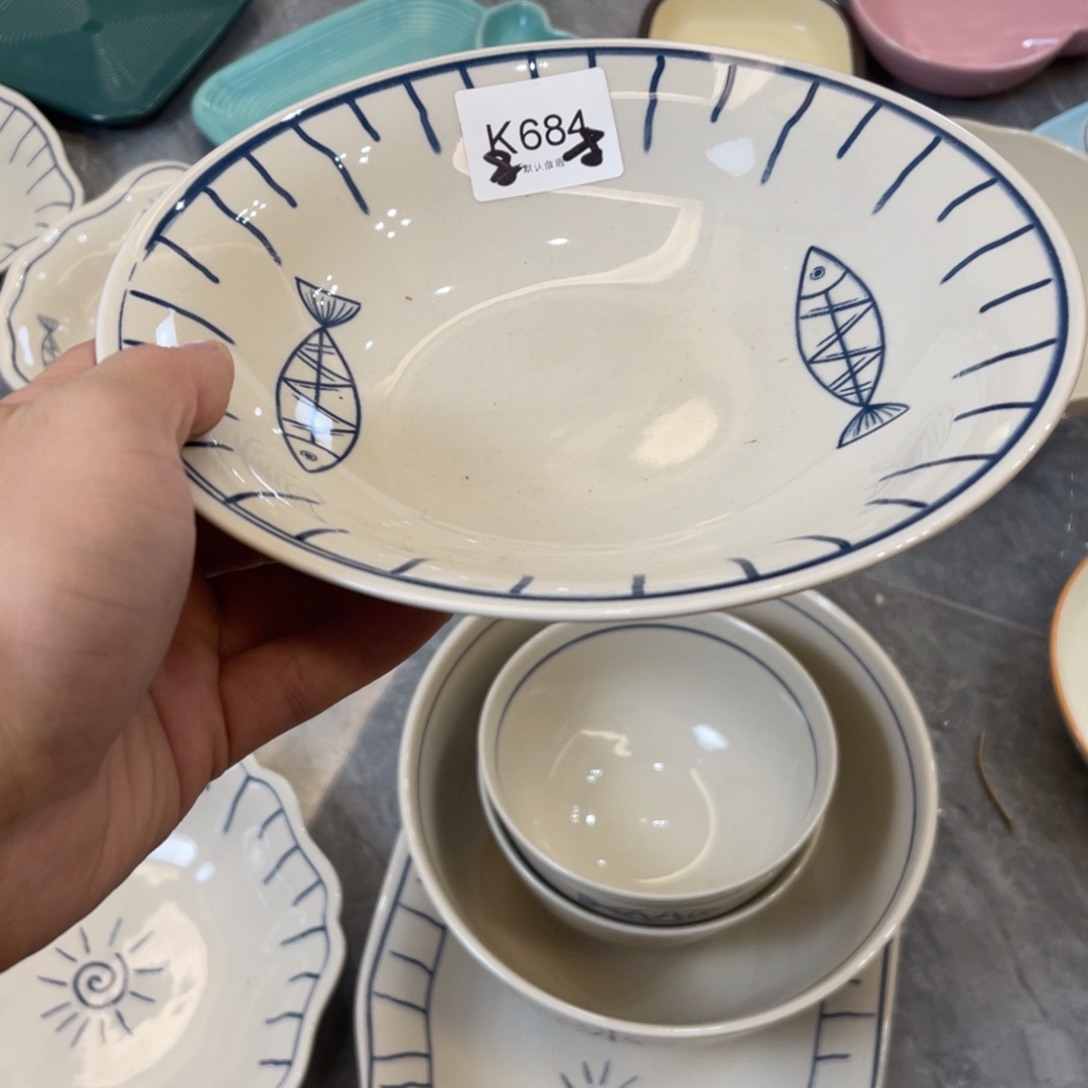 陶瓷微瑕餐具介意勿拍，满18飞！