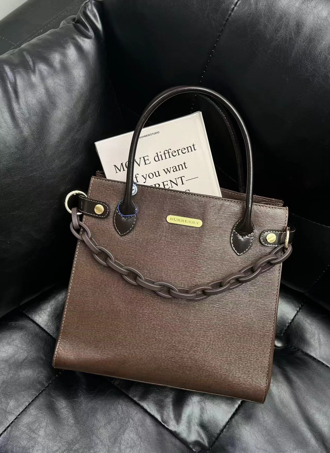 95新 BURBERRY/博柏利 咖色金标波士顿单肩包/秋境 101502