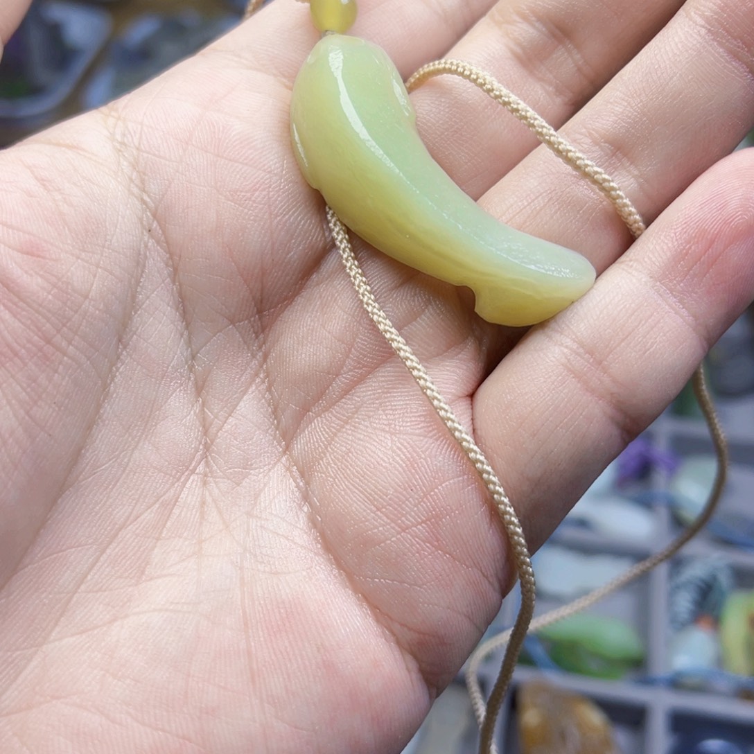 素***仁和田玉未镶嵌颈饰
