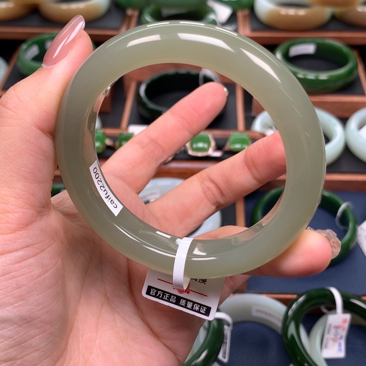 和田玉手镯56圈口未镶嵌