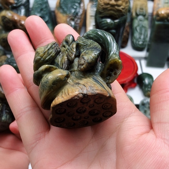 岫岩河磨玉（透闪石质玉）把件未镶嵌用****1