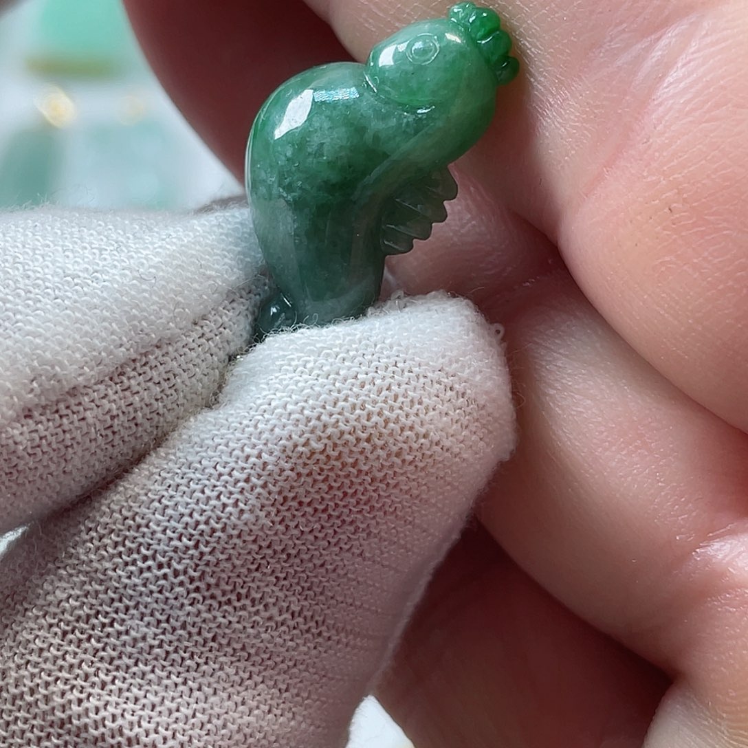 翡翠吊坠(不含链)未镶嵌落**痕