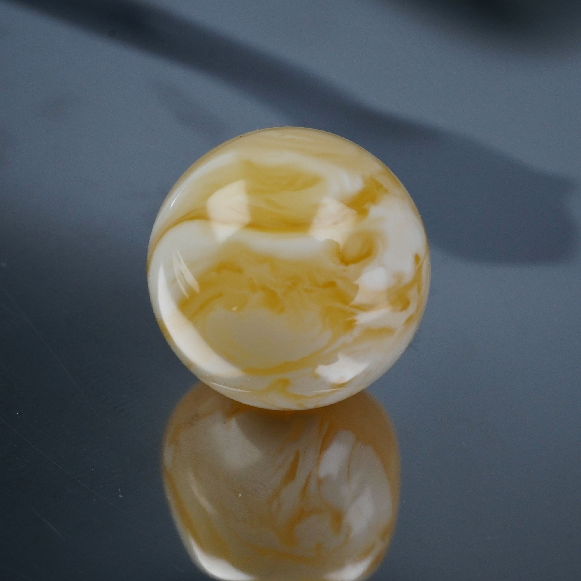 金瓷白妖花圆珠尺寸16.9mm天然琥珀蜜蜡文玩配饰（打孔不退换）