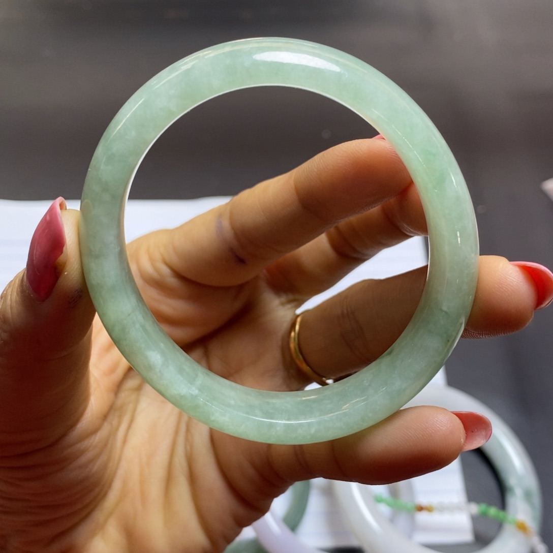 定制翡翠未镶嵌手镯54+贵妃