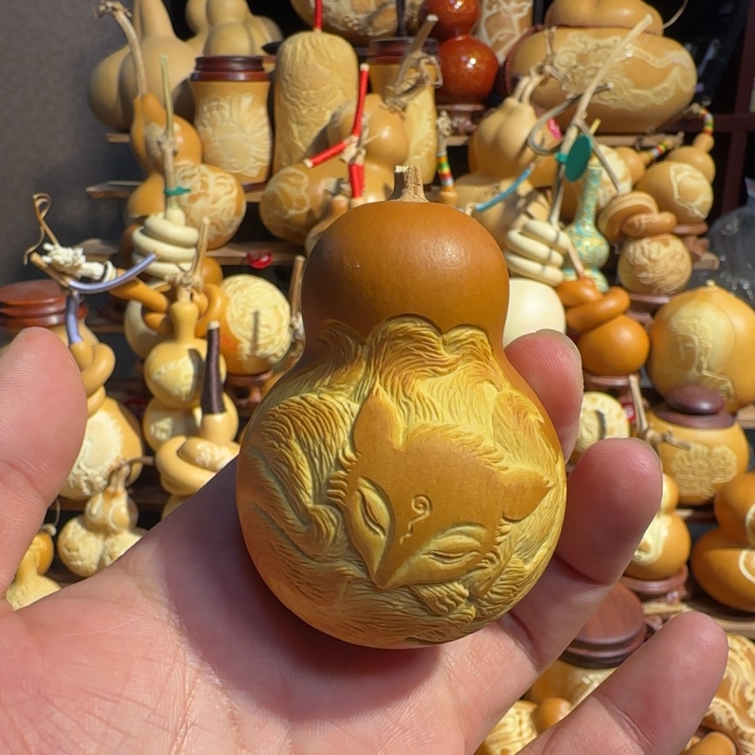 有机玻璃九尾狐雕刻