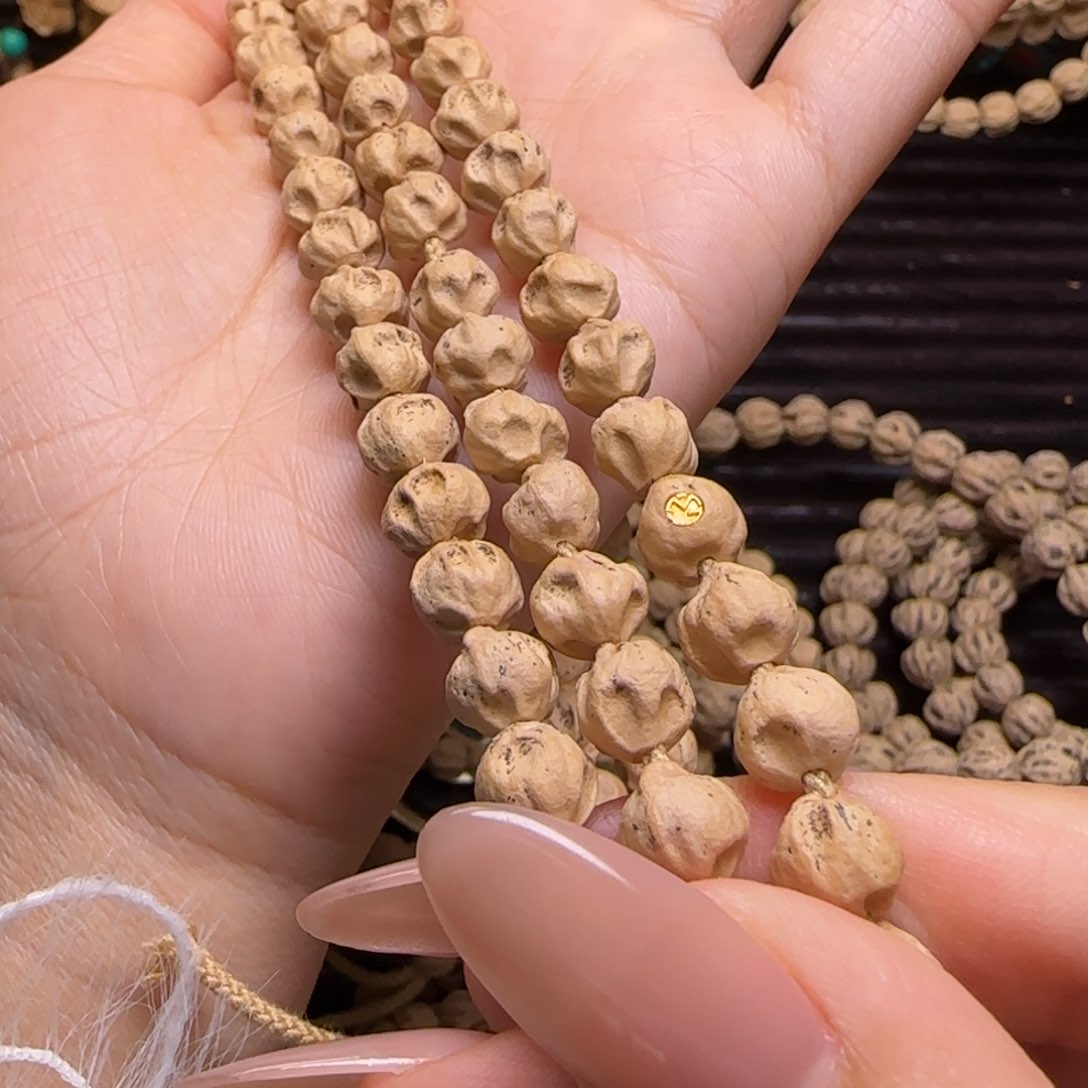 柏香籽/百香籽吊坠玉*