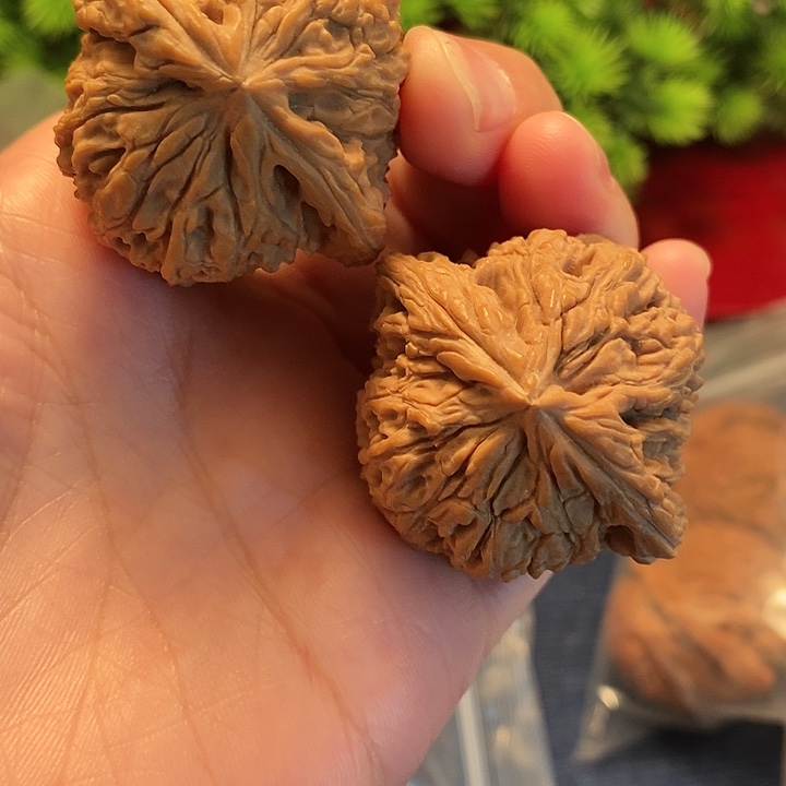 【闪购商品】文玩核桃吊坠南疆