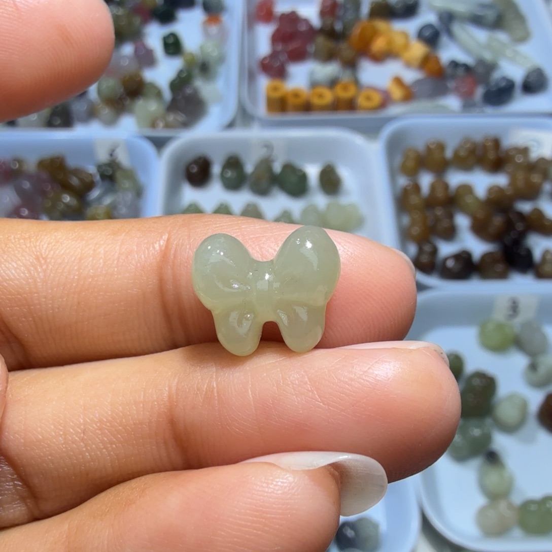 和田玉未镶嵌珠宝奇石