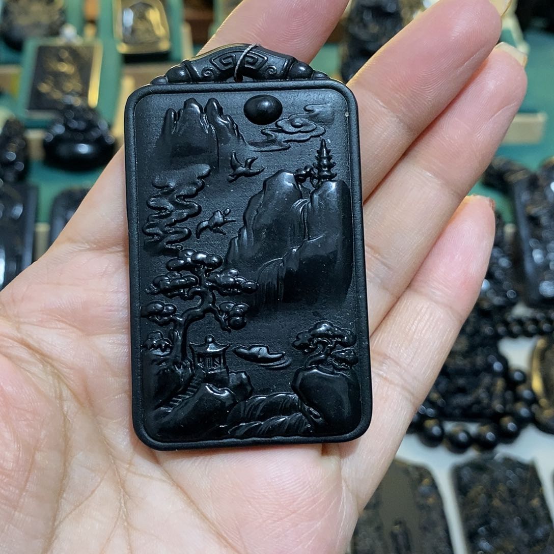 蛇纹石玉颈饰未镶嵌仙**！