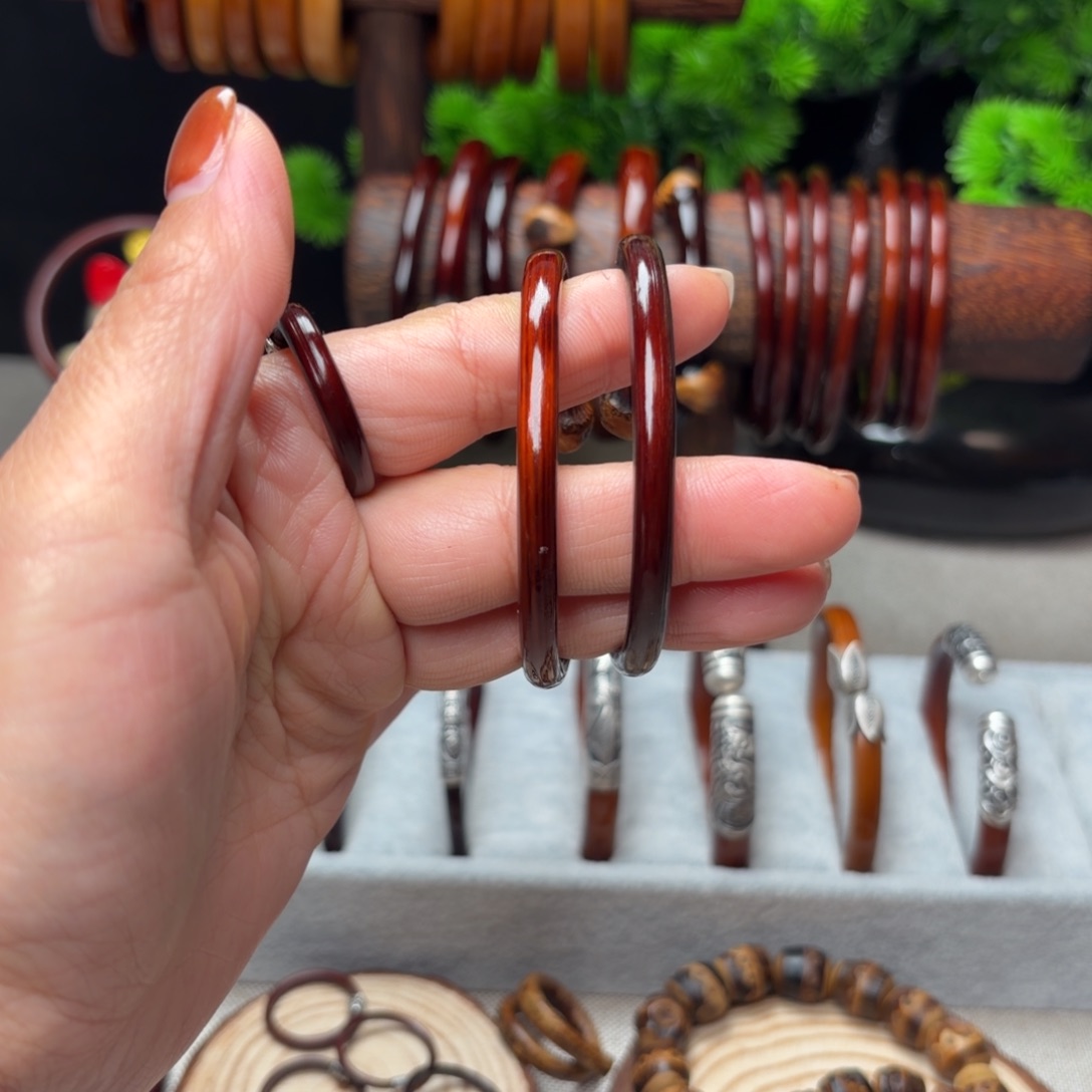 水***云木质非金属鸡血藤手镯