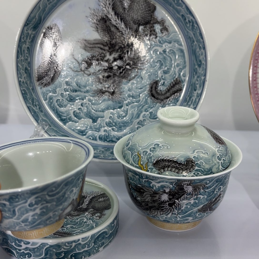 景德镇陶瓷八件套