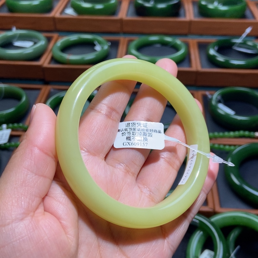 和田玉未镶嵌手镯若羌黄口6263