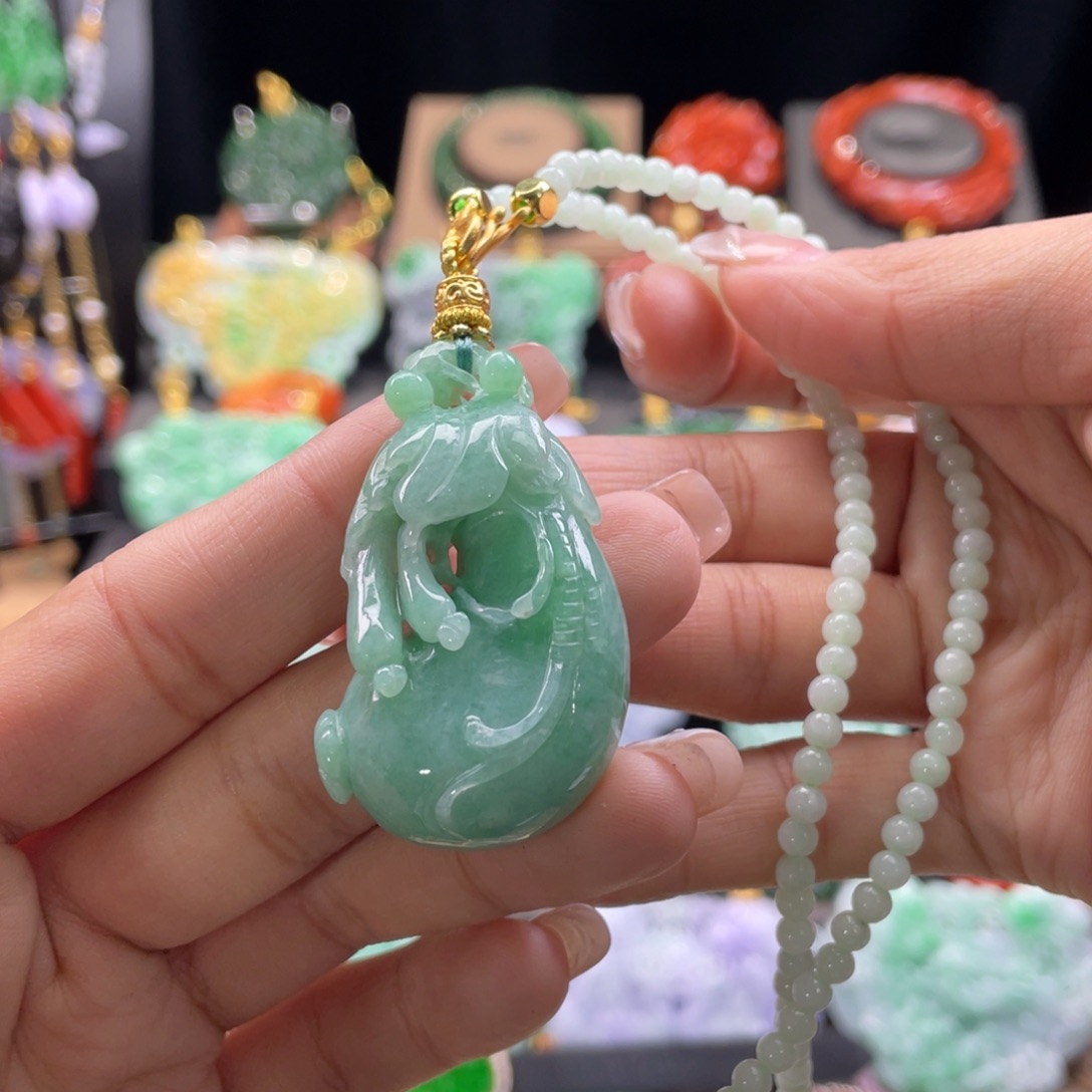 翡翠颈饰未镶嵌代编织