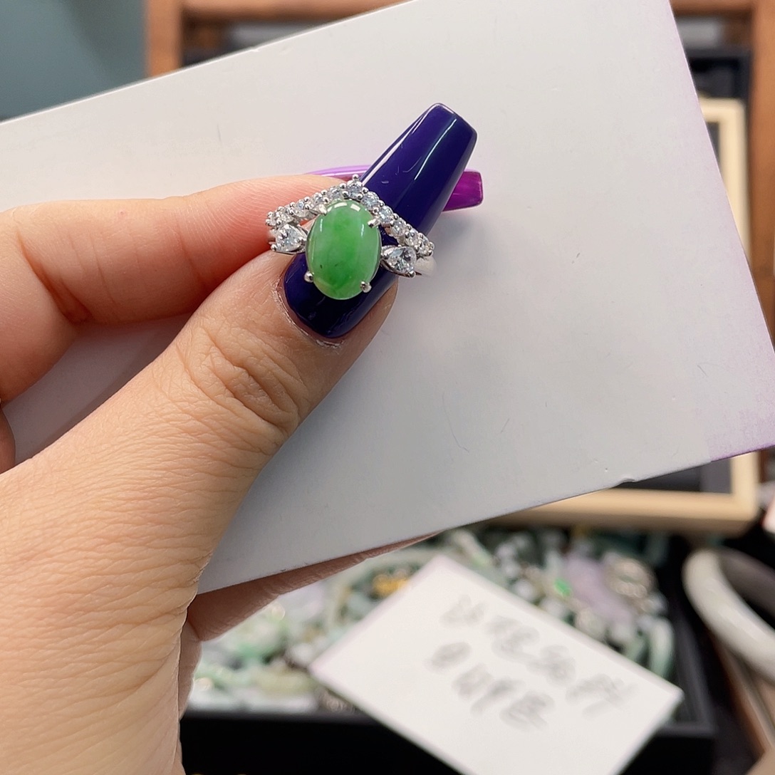 翡翠颈饰未镶嵌天然翡翠Ａ货