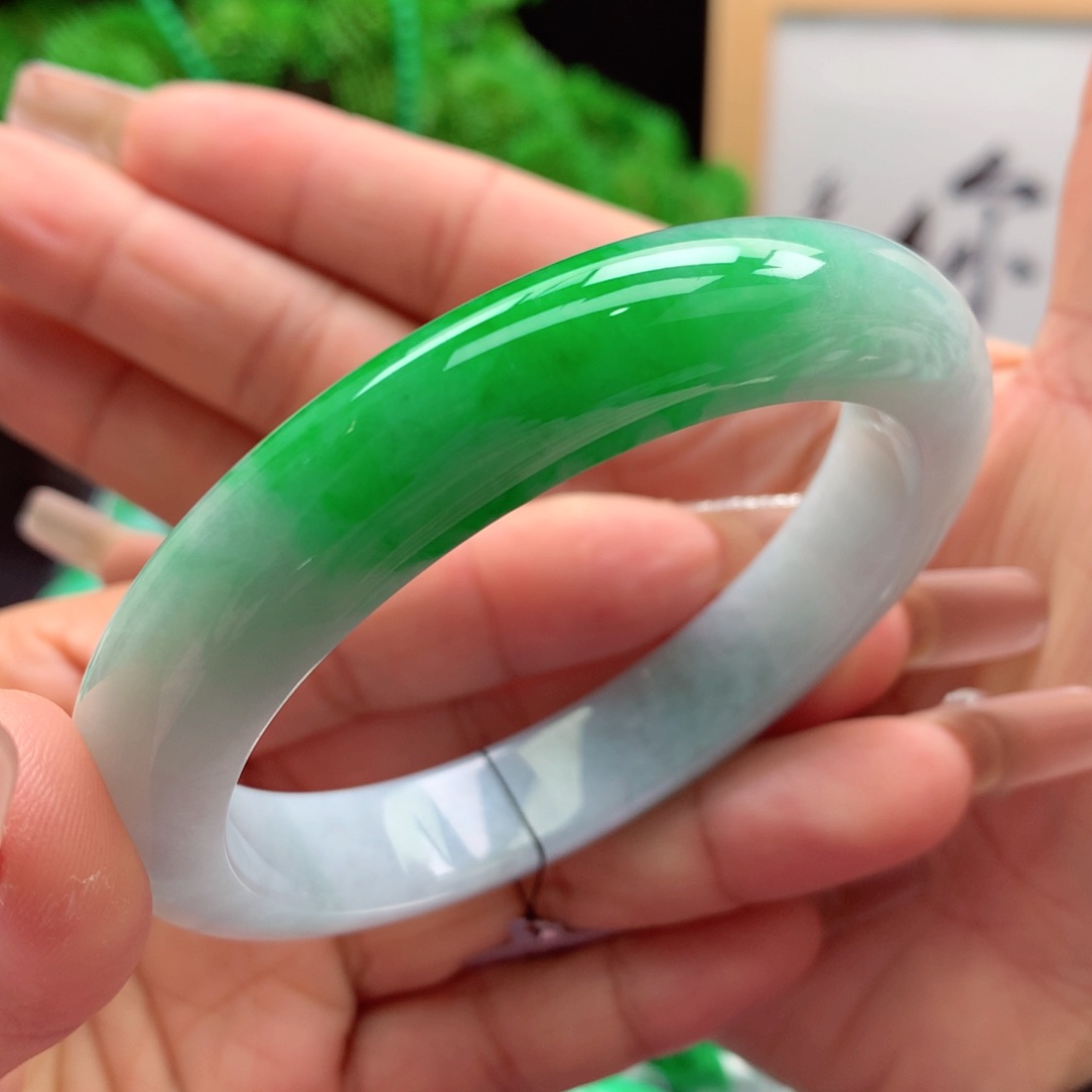 未镶嵌手镯翡翠缅甸