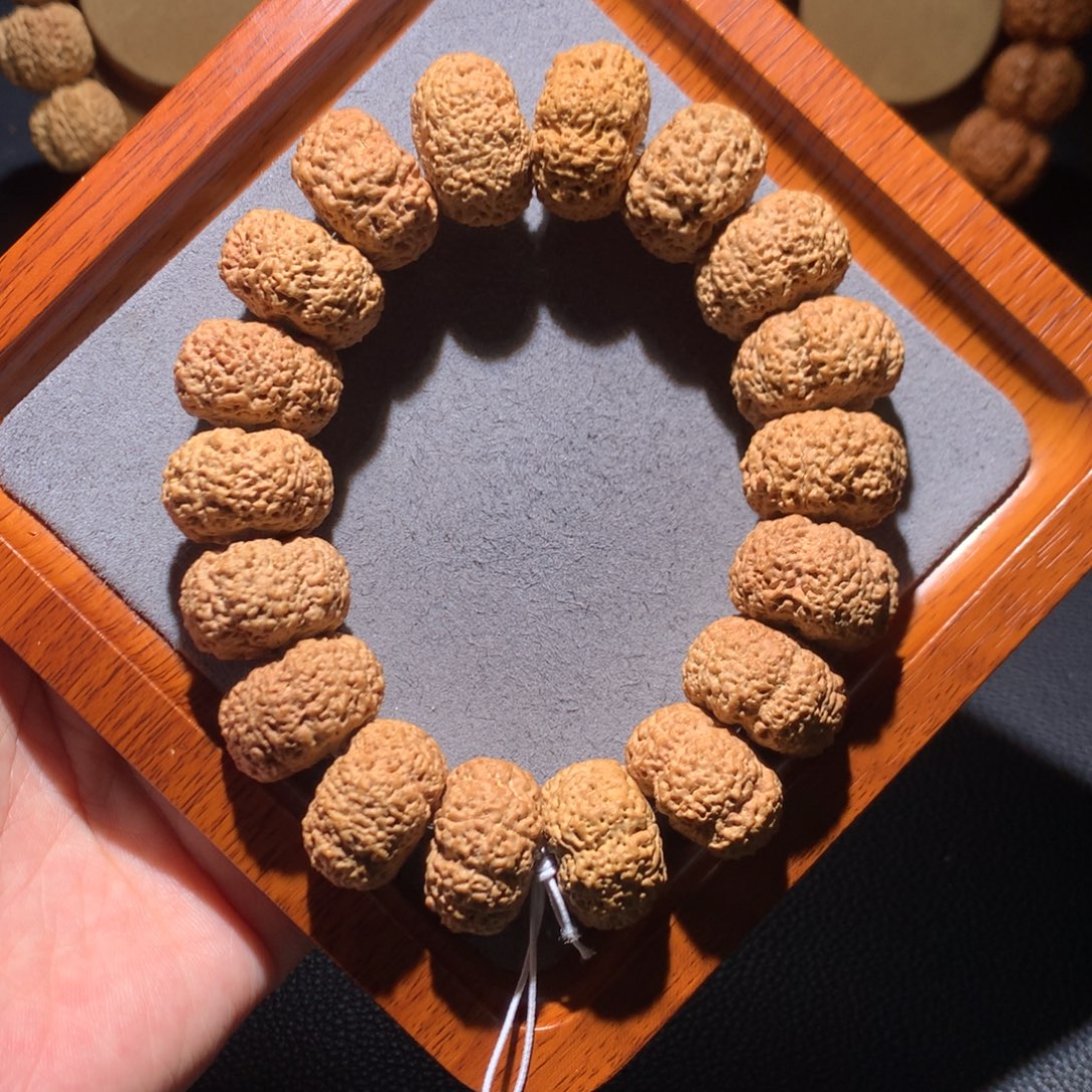 金刚菩提手串24夹板菠萝蜜