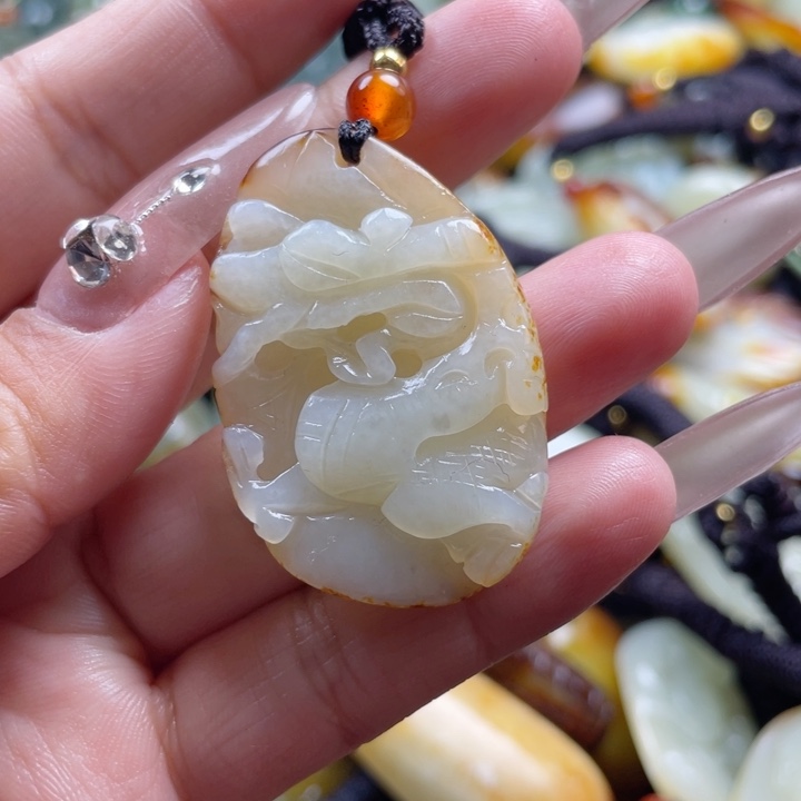 和田玉颈饰未镶嵌