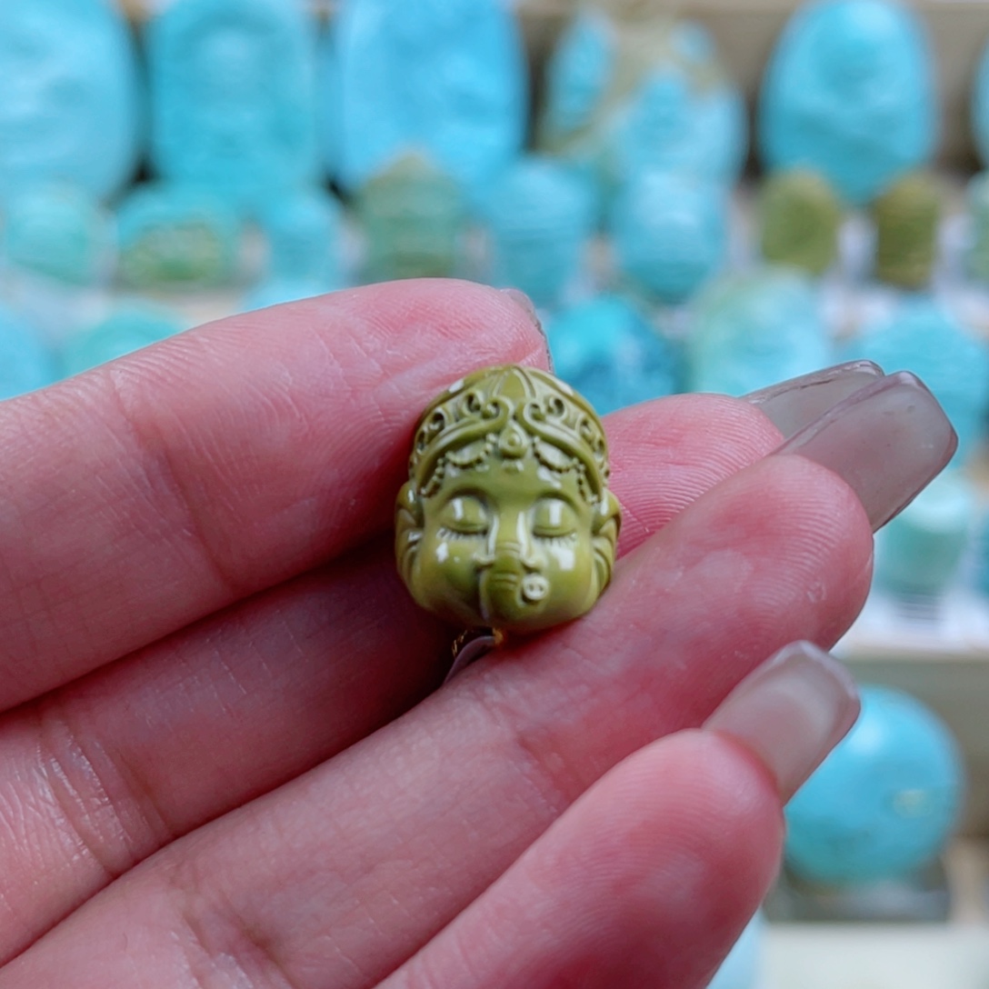 绿松石未镶嵌珠宝奇石