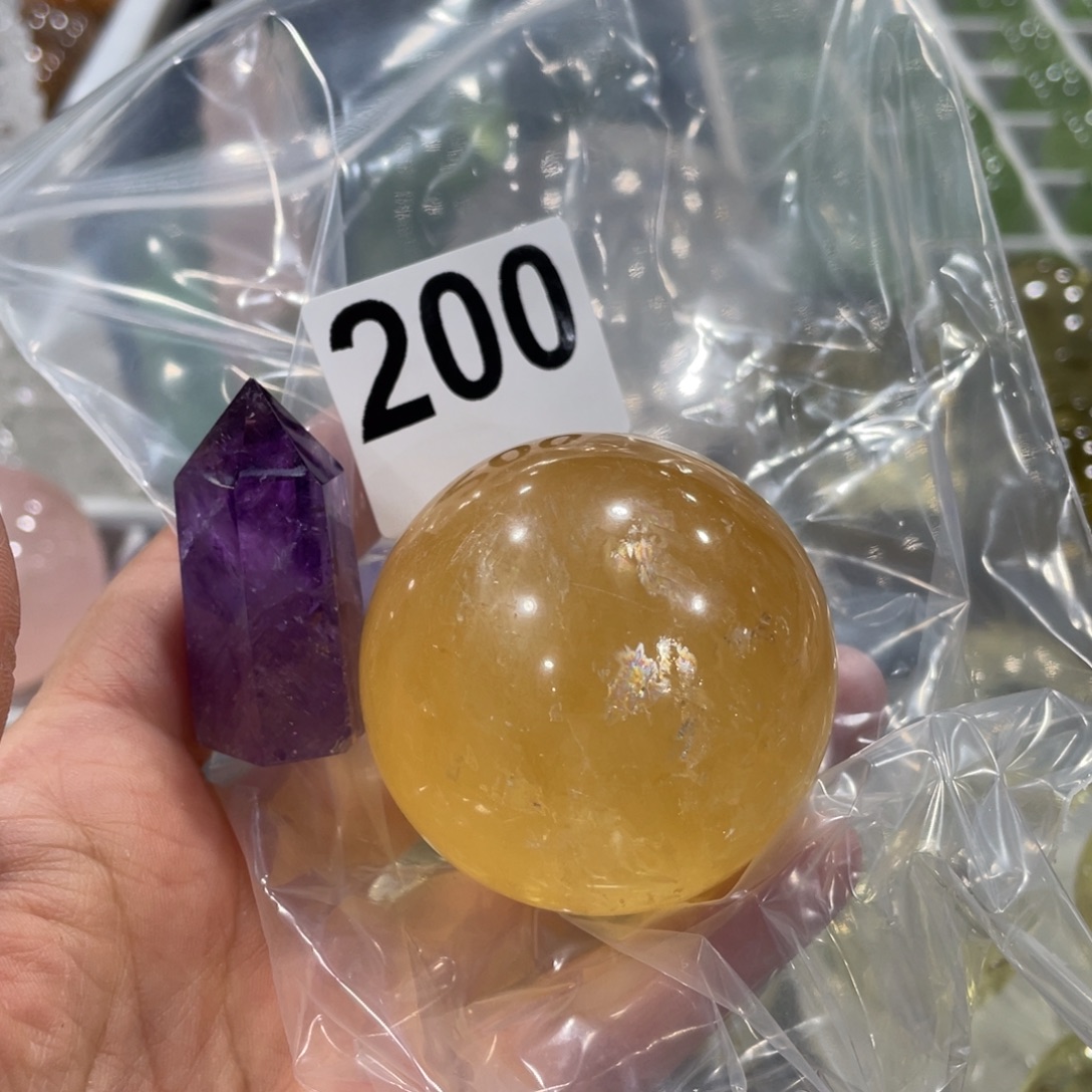 胡***行水晶未镶嵌珠宝半成品