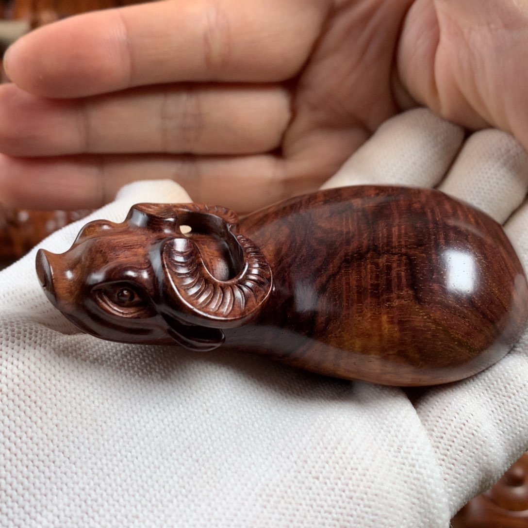 黄花梨/降香黄檀岸*把件