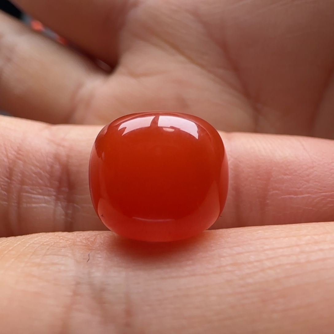 吴***帆南红玛瑙未镶嵌老型11.2x10皮裂