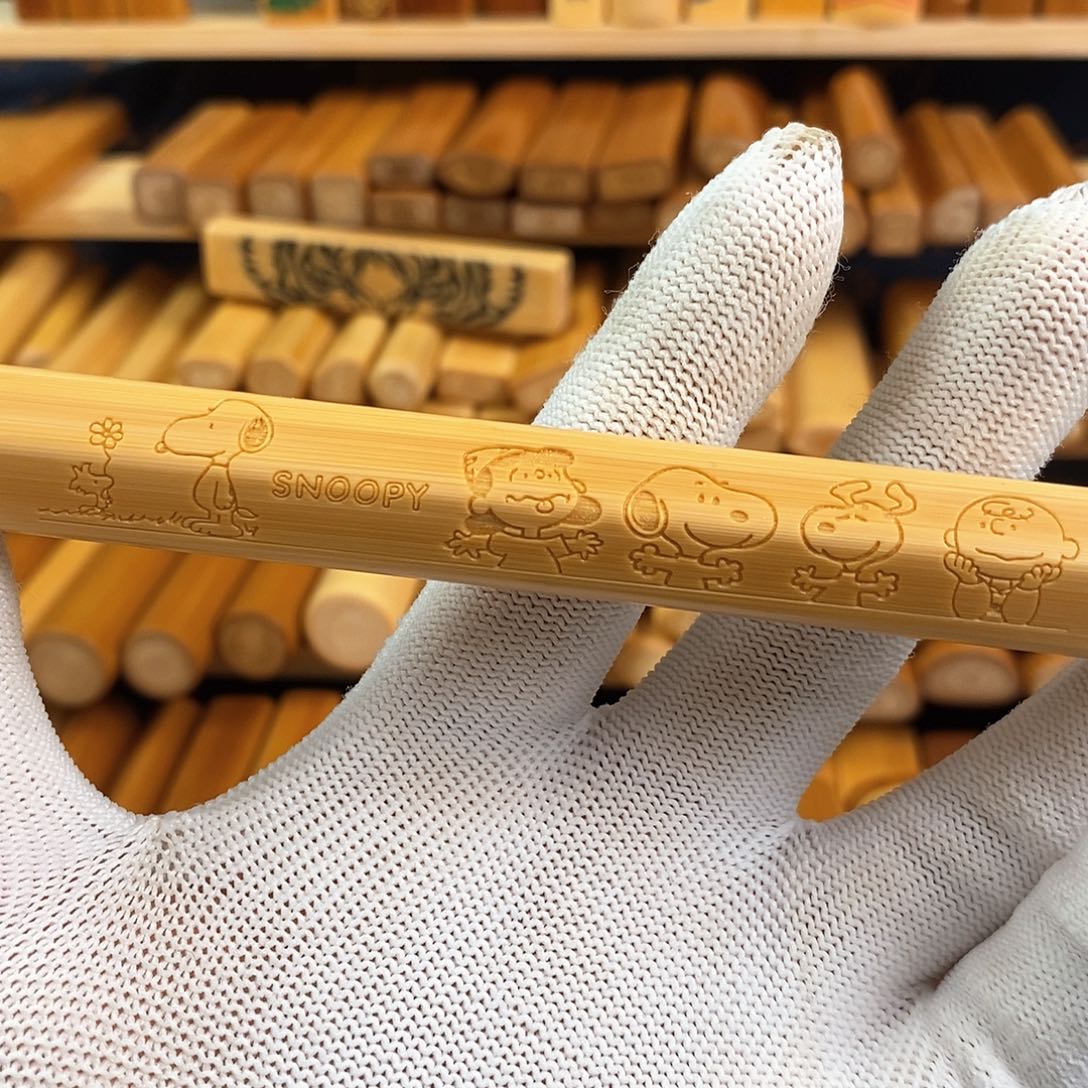 竹实心竹六角雕刻史努比