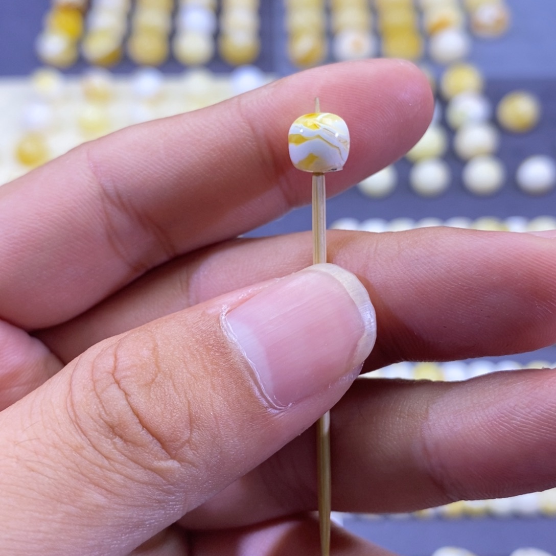 用***1琥珀未镶嵌裸石带沁色