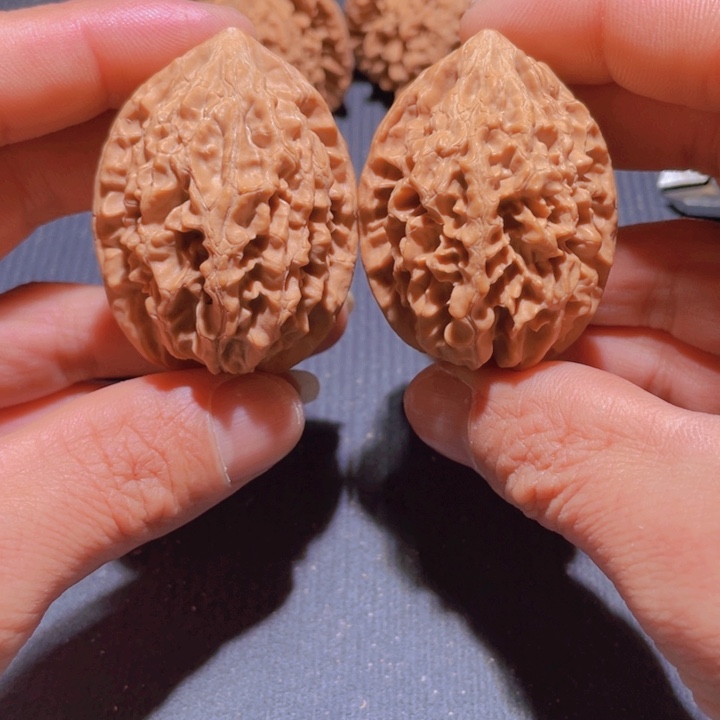 文玩核桃吊坠招财鼠