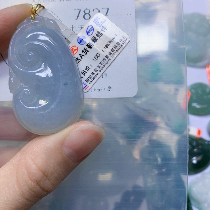 翡翠颈饰未镶嵌翡翠