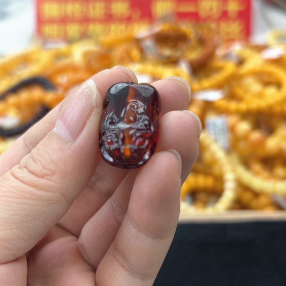 琥珀珠宝奇石未镶嵌