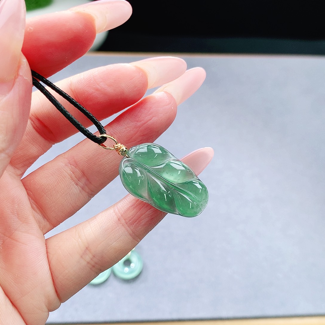 未镶嵌手镯（圆镯）翡翠