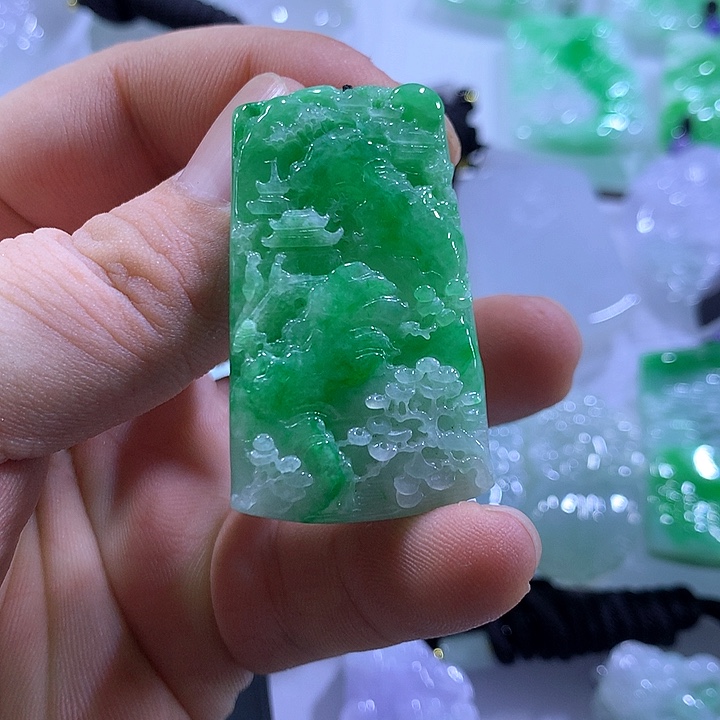 颈饰未镶嵌翡翠天然翡翠A货吊坠