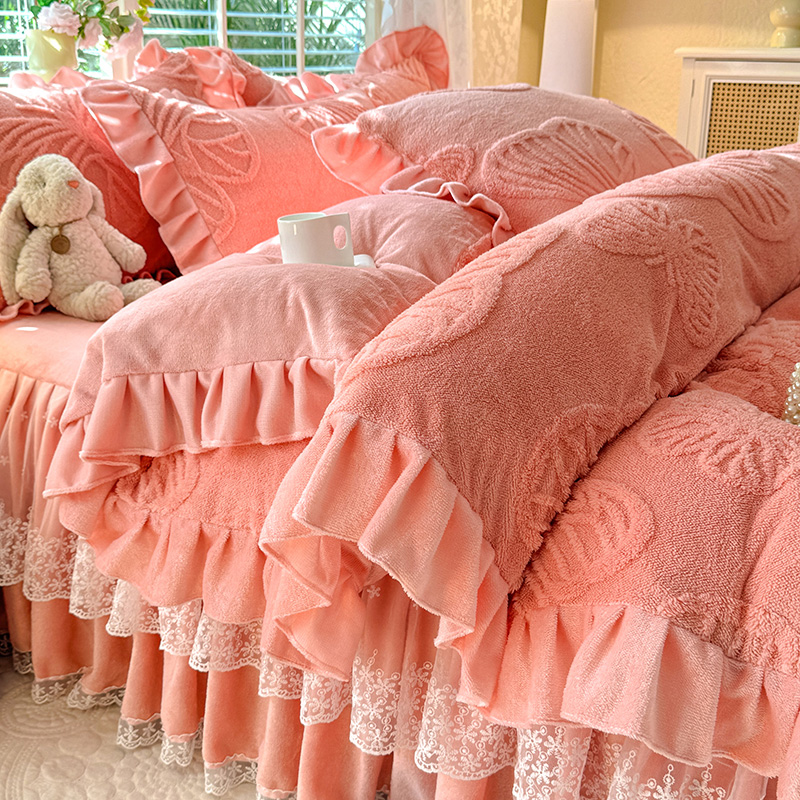 冬季牛奶绒四件套公主风床裙花边保暖双面珊瑚蝴雕花被套床上用品