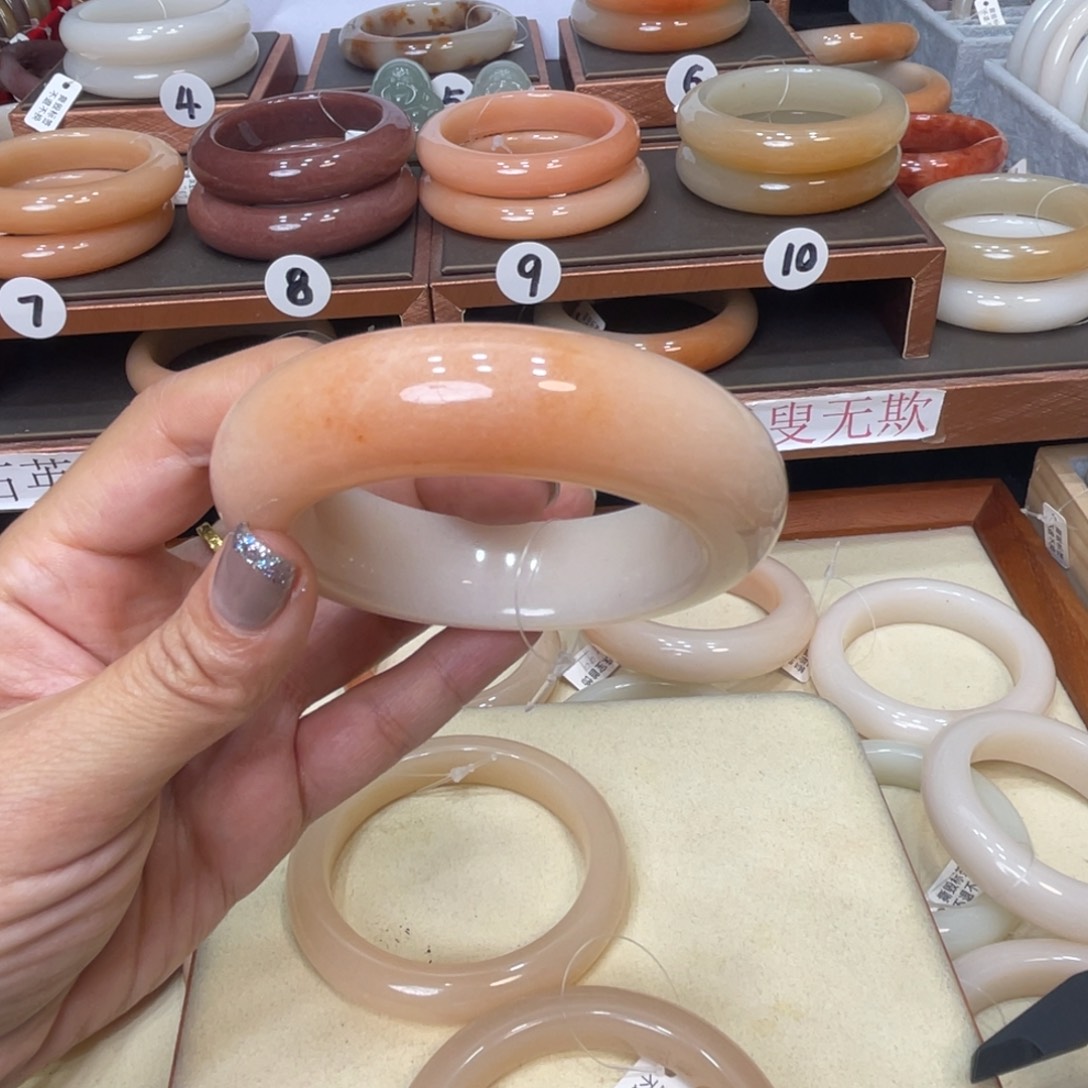 s***r石英质玉未镶嵌手镯