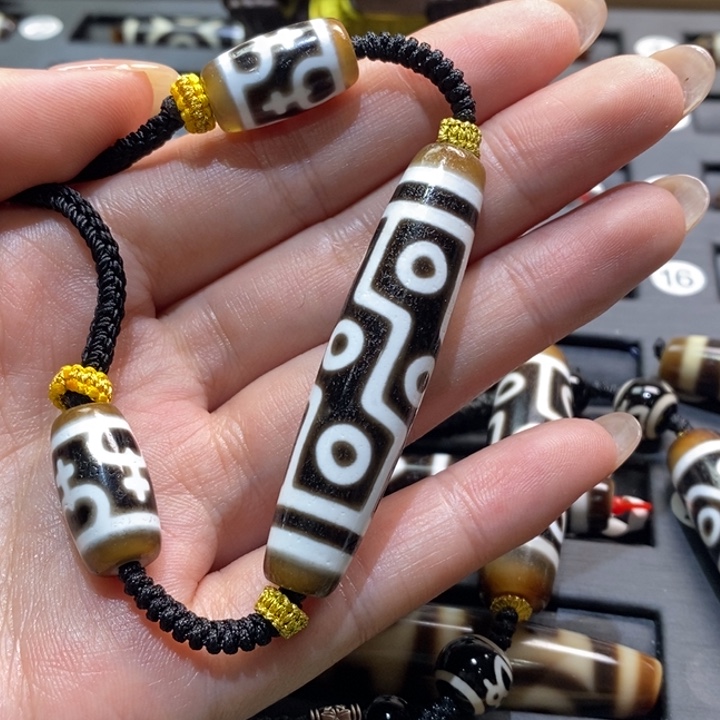 ཁ***་玛瑙/玉髓（覆膜）未镶嵌颈饰