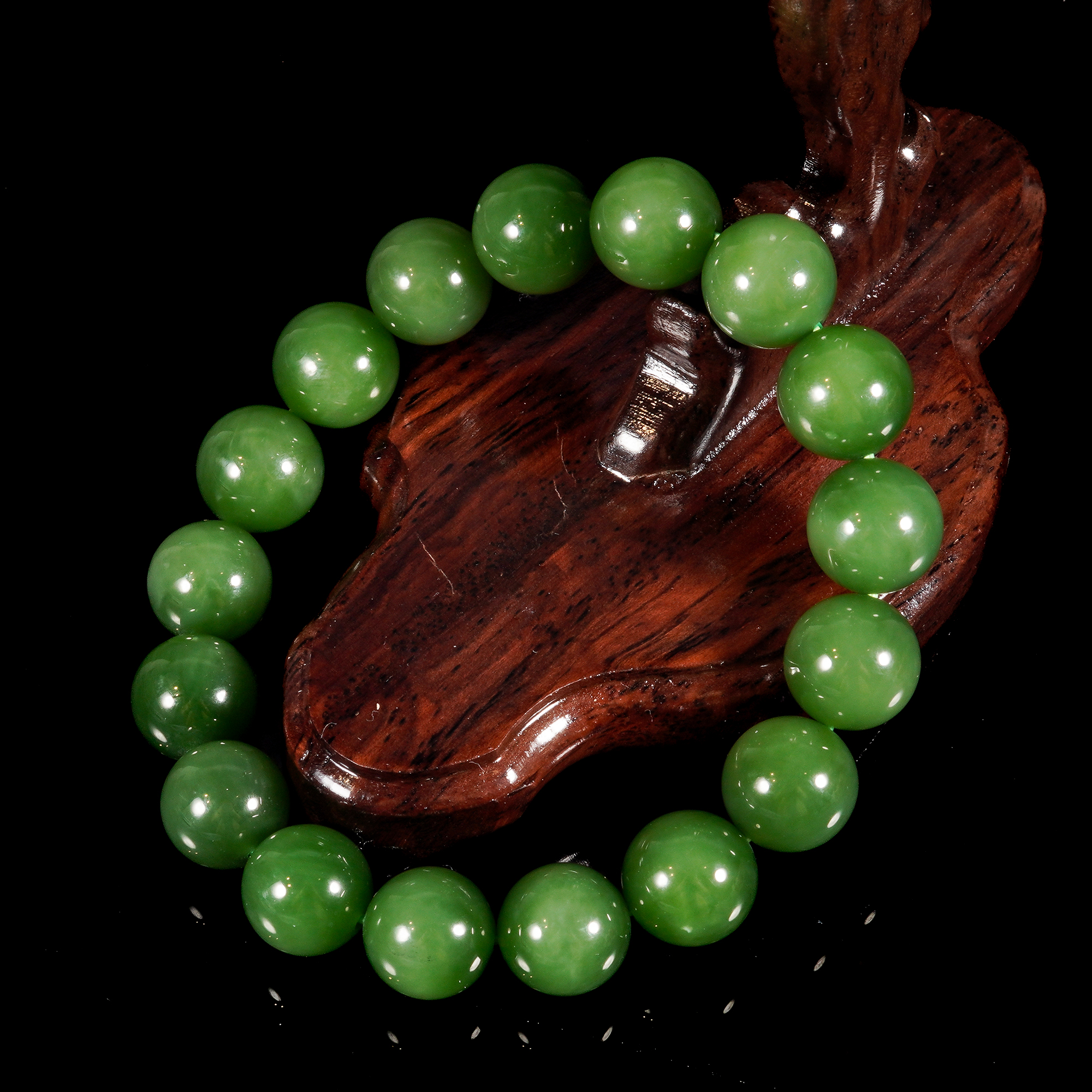 LOT.022和田碧玉手串/X3937