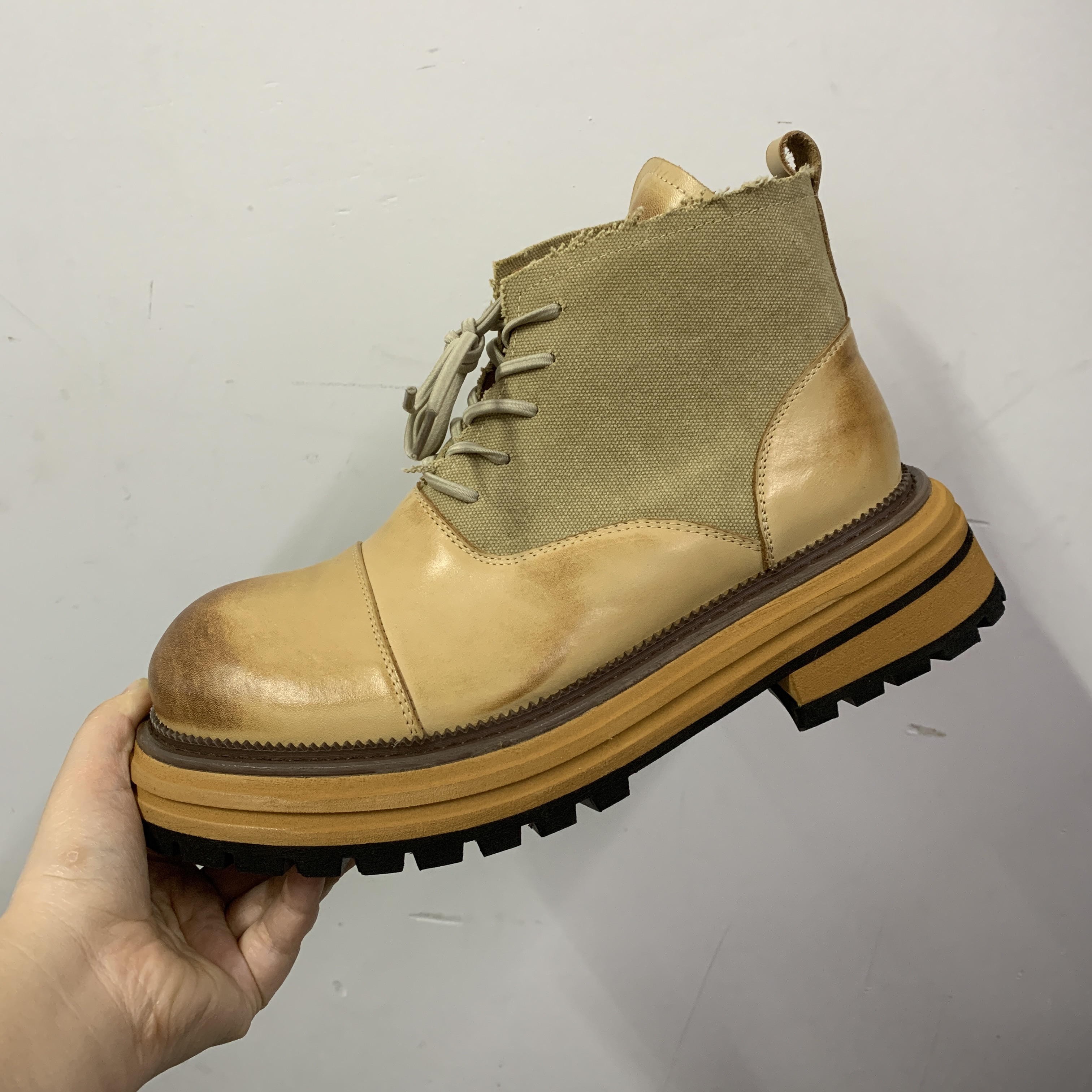 39码头层马皮擦色马丁靴女系带拉链圆头筒靴厚底时尚休闲百搭