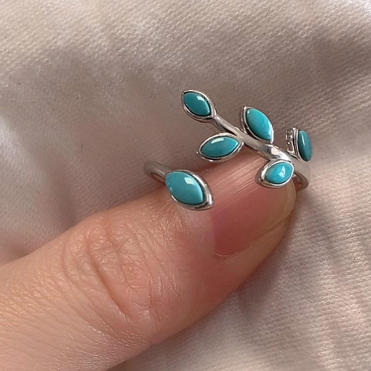 925银戒指 蓝色时尚多蛋面个性花戒指（活口，多样性发货）