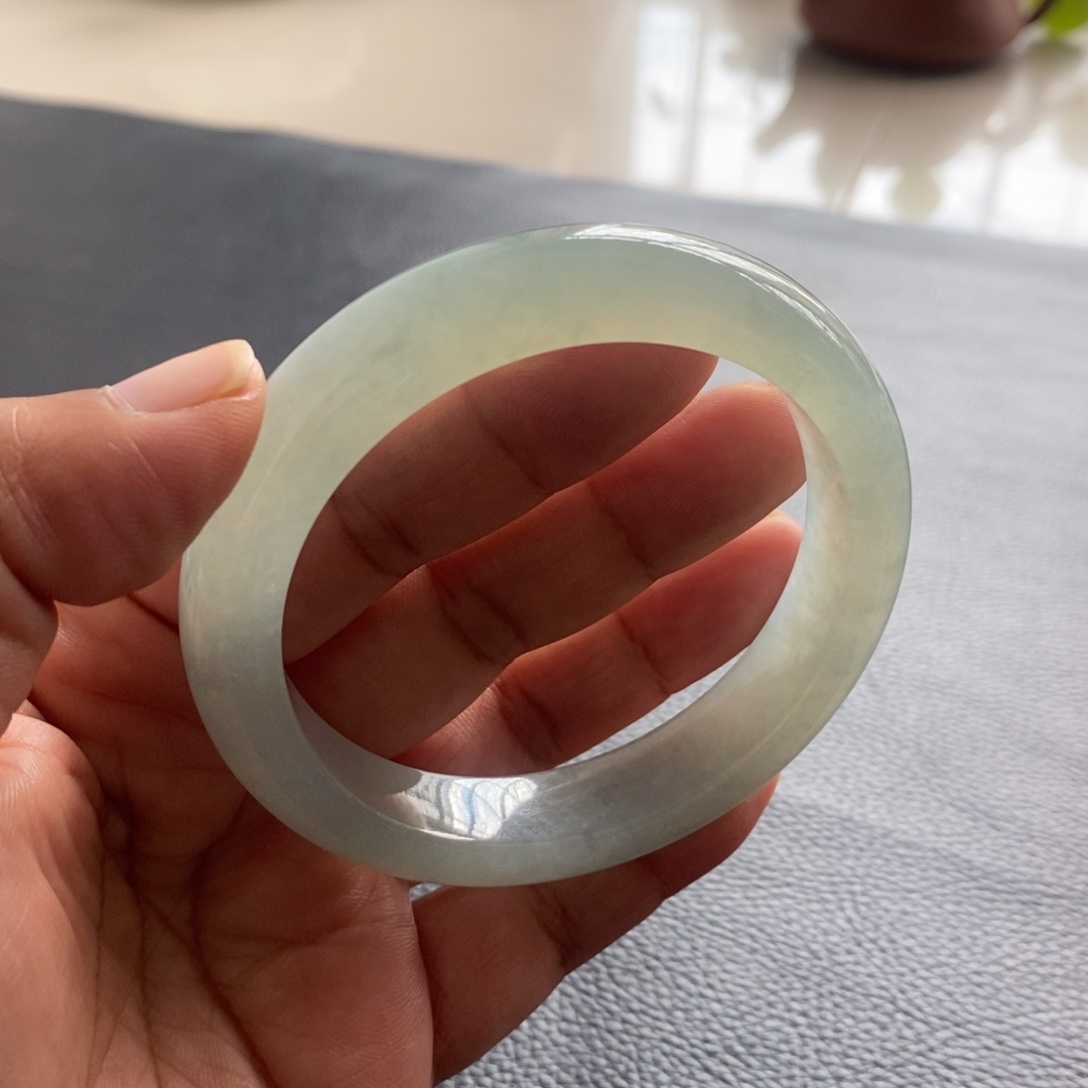 翡翠手镯未镶嵌天然翡翠手镯