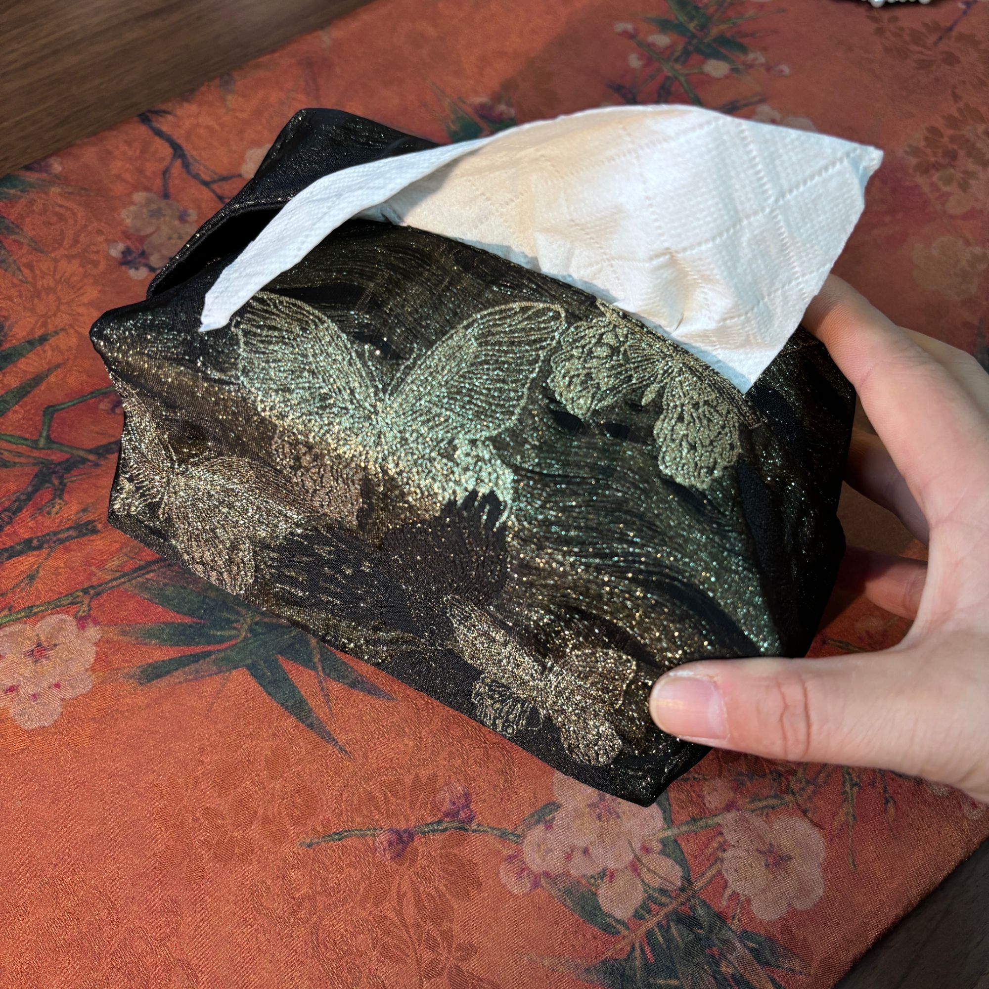 【南风】遇春秋 开播福利  织锦金丝蝴蝶纸巾包 0059