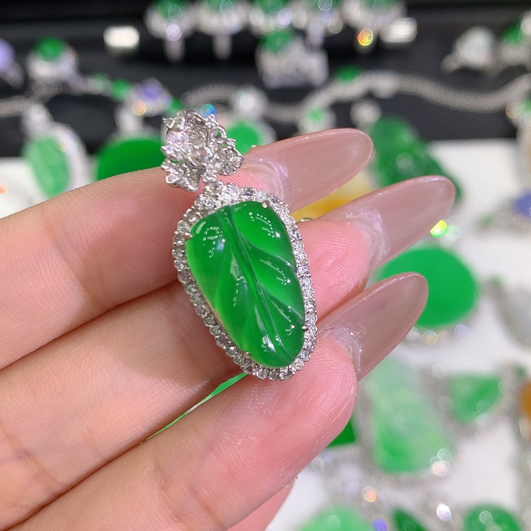 翡翠颈饰18K金镶嵌111111