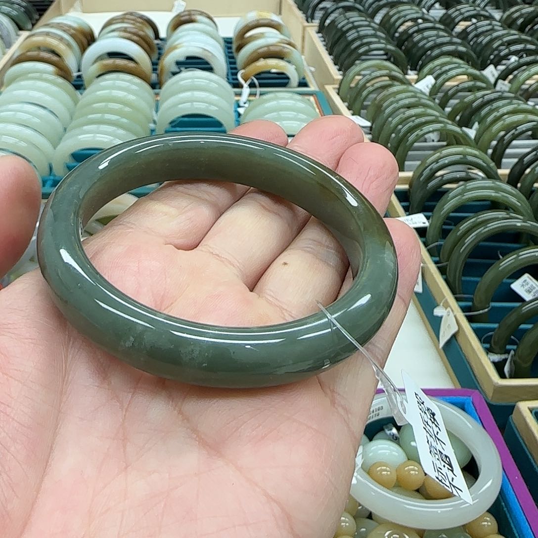 和田玉手镯未镶嵌摇****～