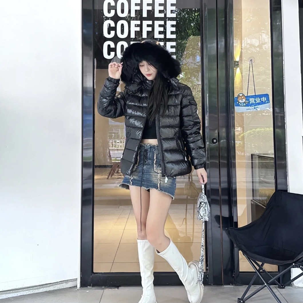 99新 MONCLER Badyfur亮面刺绣徽标logo毛领羽绒服/3码/38574