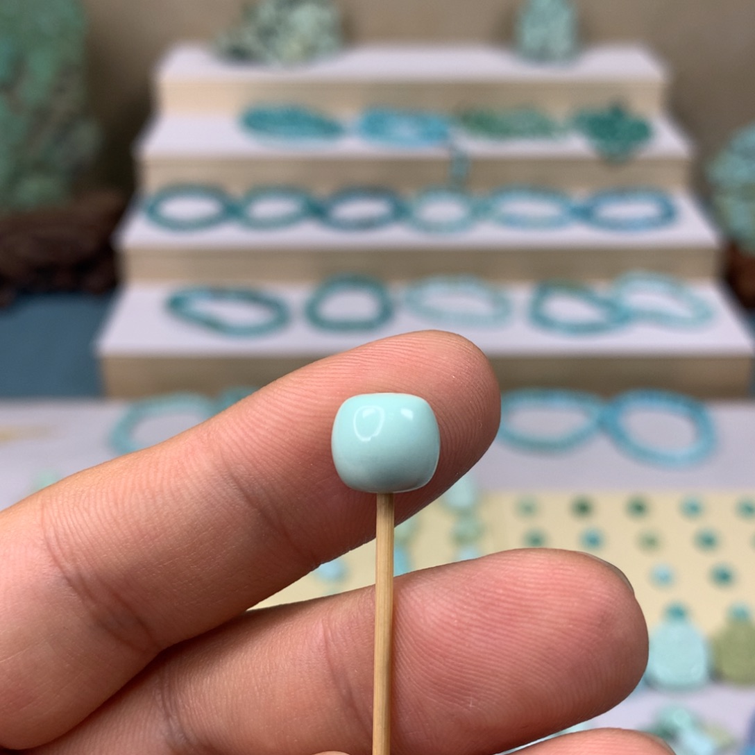 绿松石配饰未镶嵌